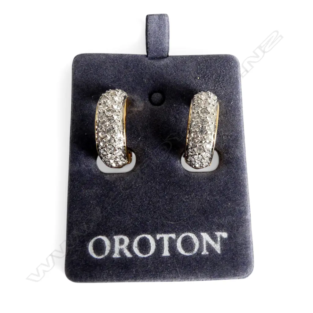 PR OROTON GOLD PLATED EARRINGS Image 1++