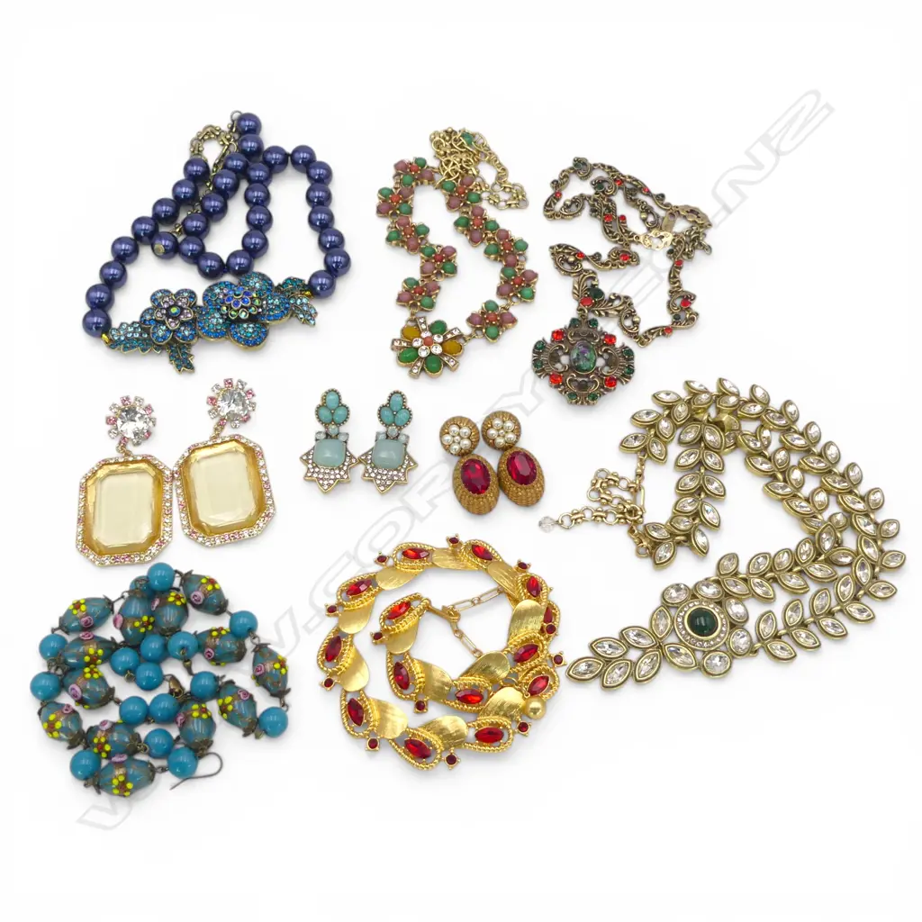 ASST. COSTUME JEWELLERY Image 1++