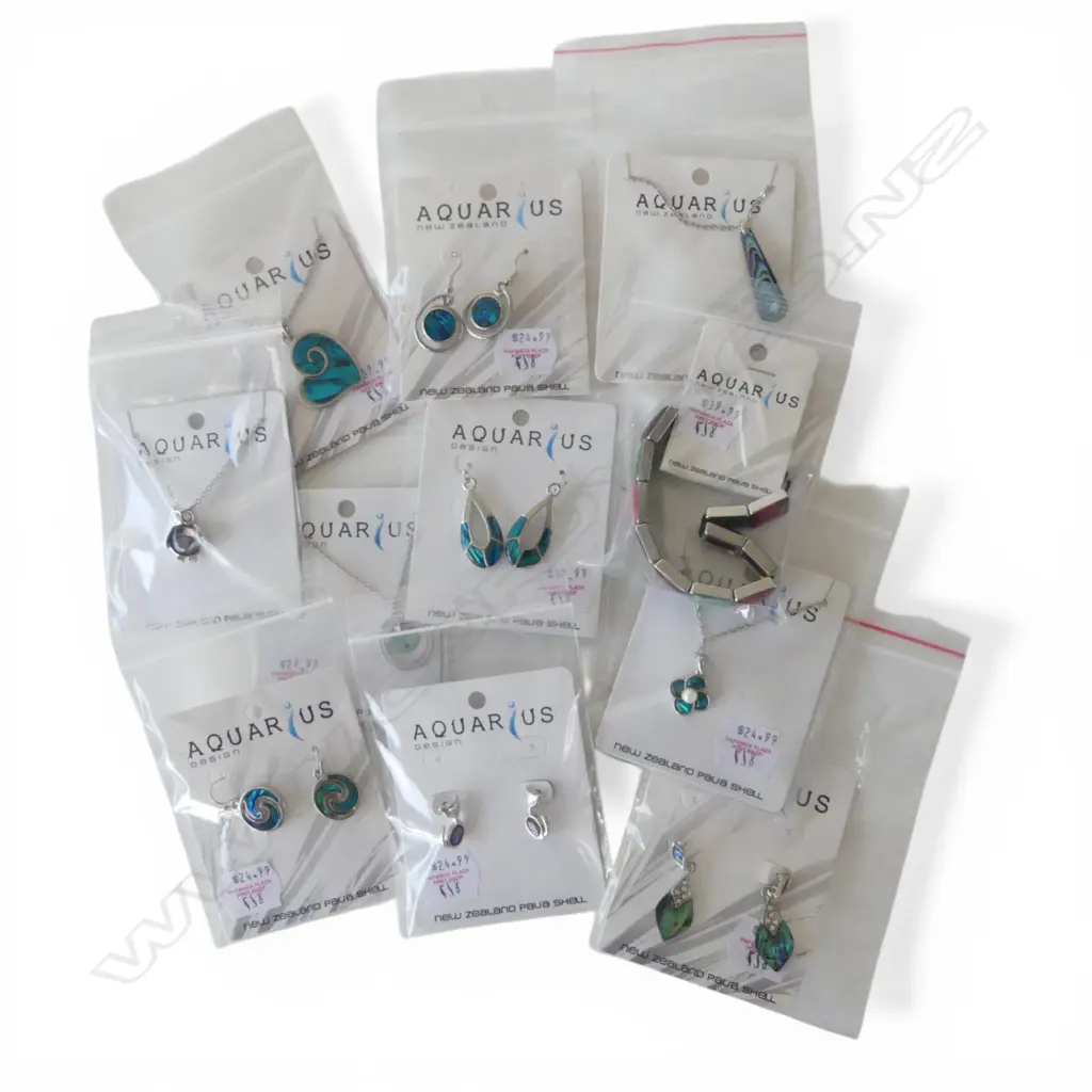 ASSORTED PCS CARDED PAUA SHELL JEWELLERY, new old stock Image 1++
