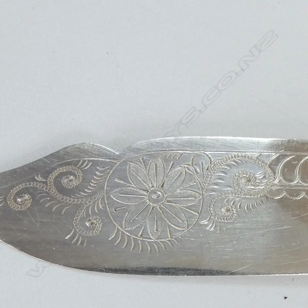 CASED 6 PLACE CUTLERY FISH SET w. stg silver collar  Image 1++