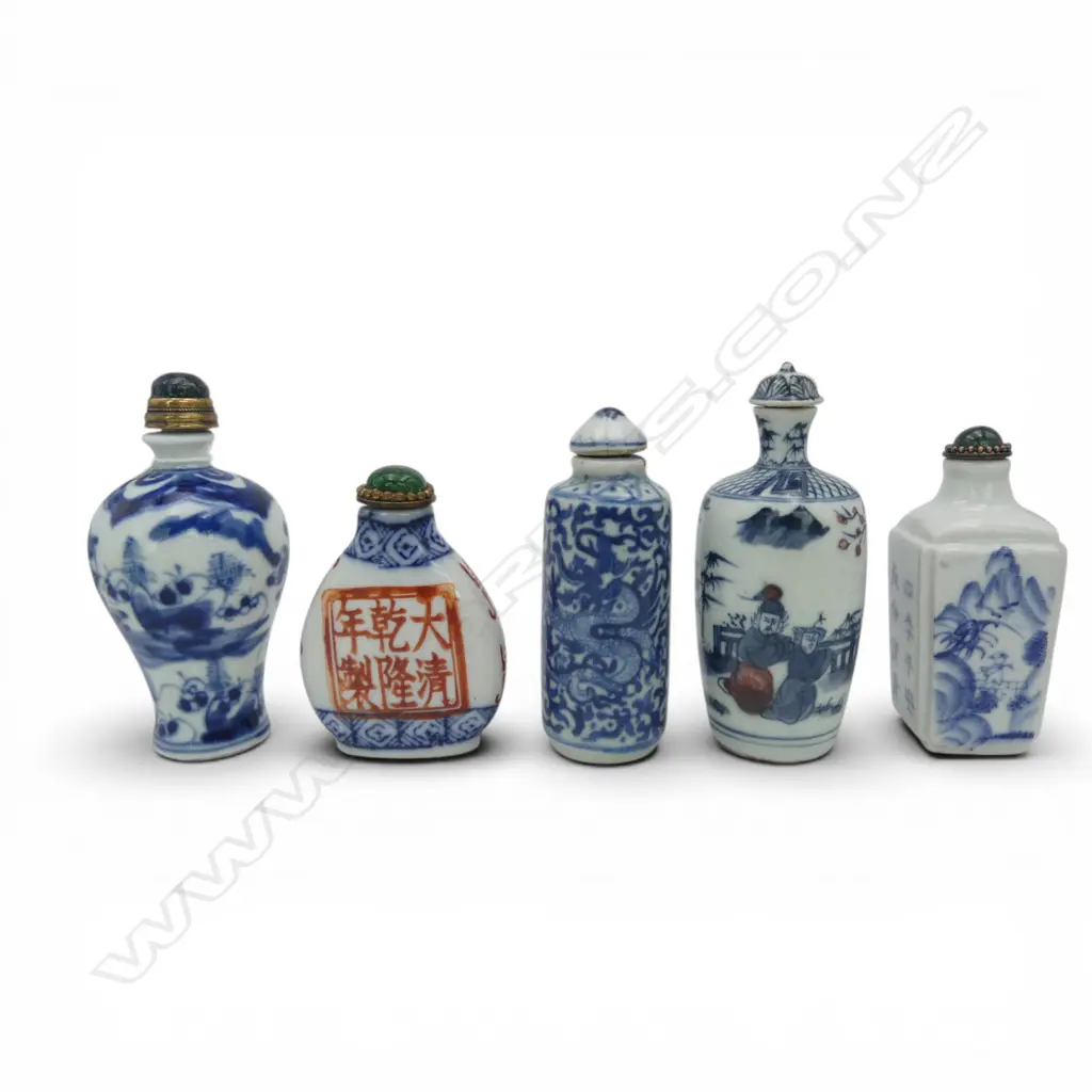 FIVE CHINESE PORCELAIN BLUE AND WHITE SNUFF BOTTLES 90 MM (H) LARGEST Image 1++