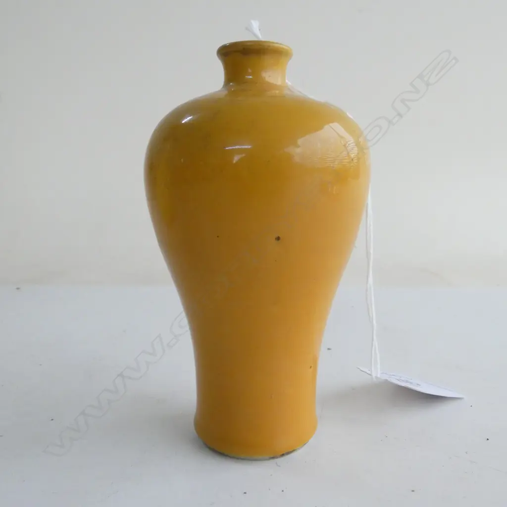 ORIENTAL VASE, YELLOW GLAZE H.100mm Image 1++