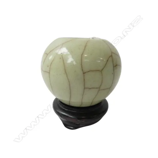 ORIENTAL CELADON SPHERICAL VASE ON STAND H.80mm