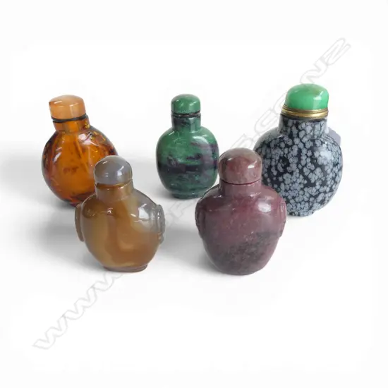 FIVE CHINESE STONE SNUFF BOTTLES INCL SNOWFLAKE STONE, PEACH BLOSSOM AND AGATE, 85mm (H) LARGEST