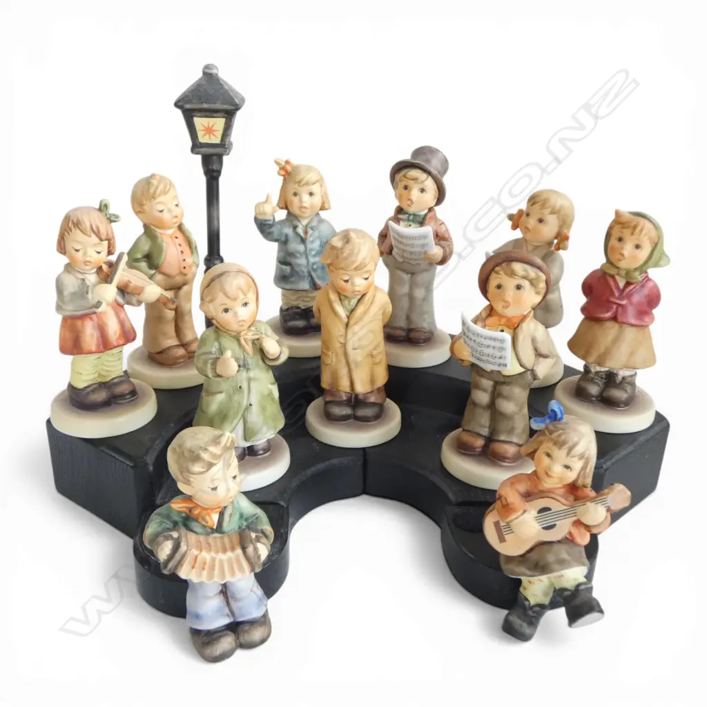 HUMMEL GOEBEL 11 PCE CHOIR PART SET on black segmented stand Image 1++