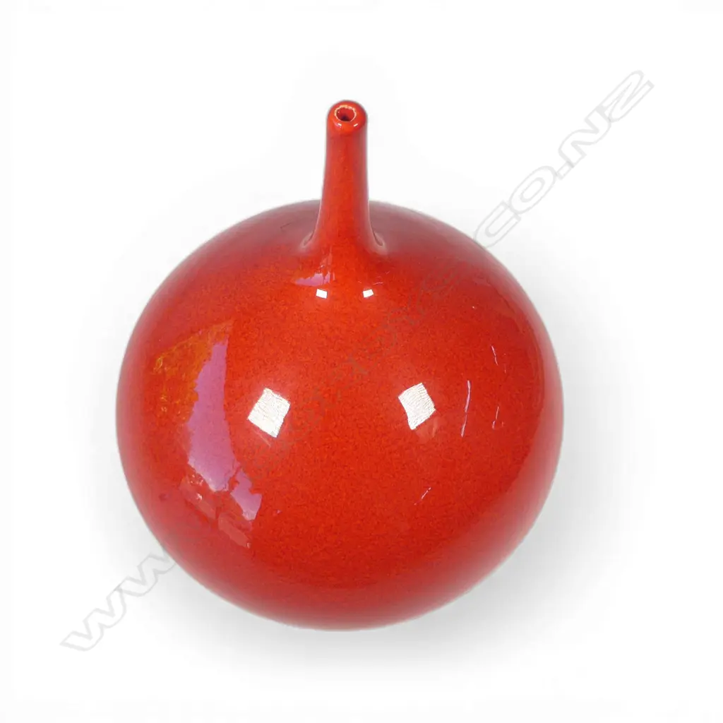 Peter Collis vibrant red ovoid vase with elongated neck, Image 1++
