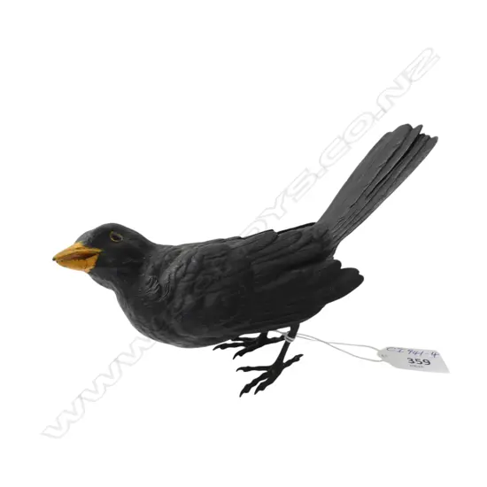 COLD PAINTED BRASS BLACK BIRD LIFE SIZE SCULPTURE. L.180mm