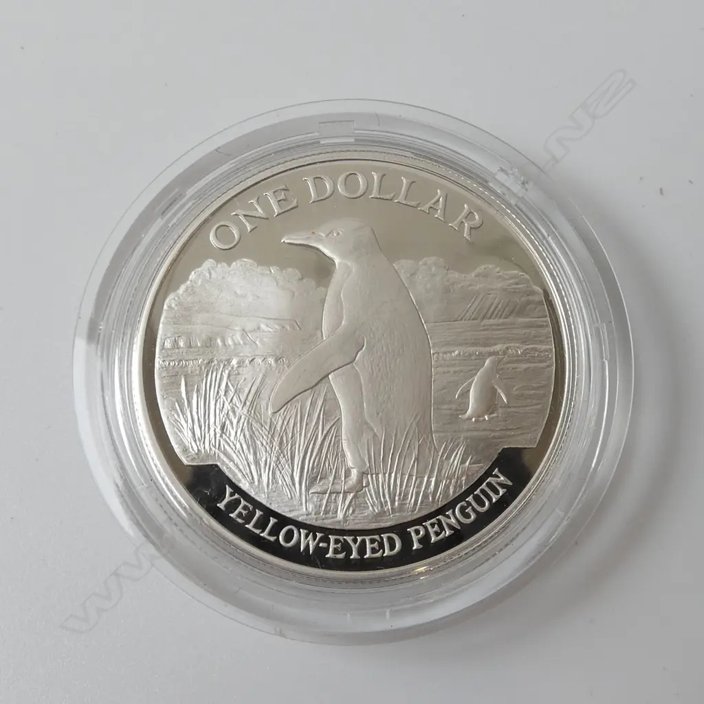 CASED N.Z. 1988 YELLOW-EYED PENGUIN .925 SILVER PROOF $1 COIN 27.216gms Image 1++