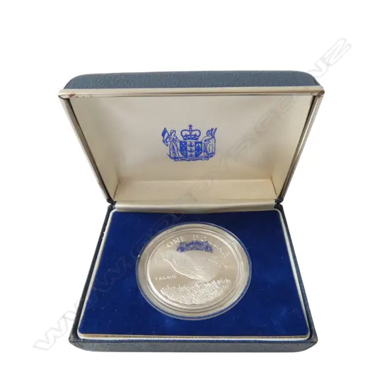 CASED N.Z. 1982 TAKAHE .925 SILVER PROOF $1 COIN 27.216gms