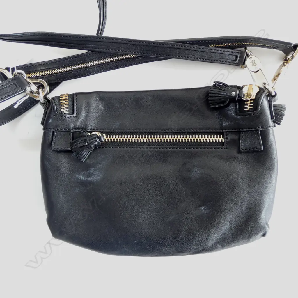 VINTAGE BLACK LEATHER ANYA HINDMARCH HAND BAG gilt zips. With hand & shoulder straps Image 1++