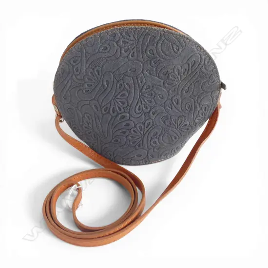 BORSE IN PELLE ITALIAN LEATHER CROSS-BODY BAG grey leather scrolling leaf design brown leather trim