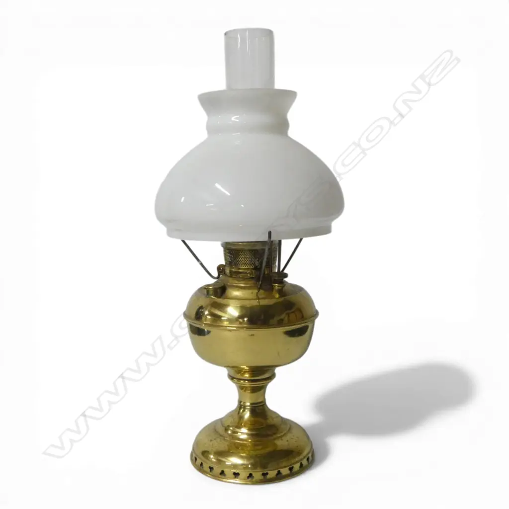 VINTAGE MILLER BRASS TABLE KERO LAMP WITH MILK GLASS SHADE H440MM Image 1++
