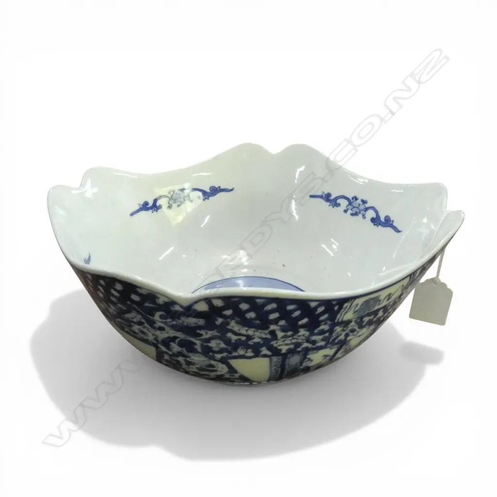 CHINESE B/W BOWL H.125mm Image 1++