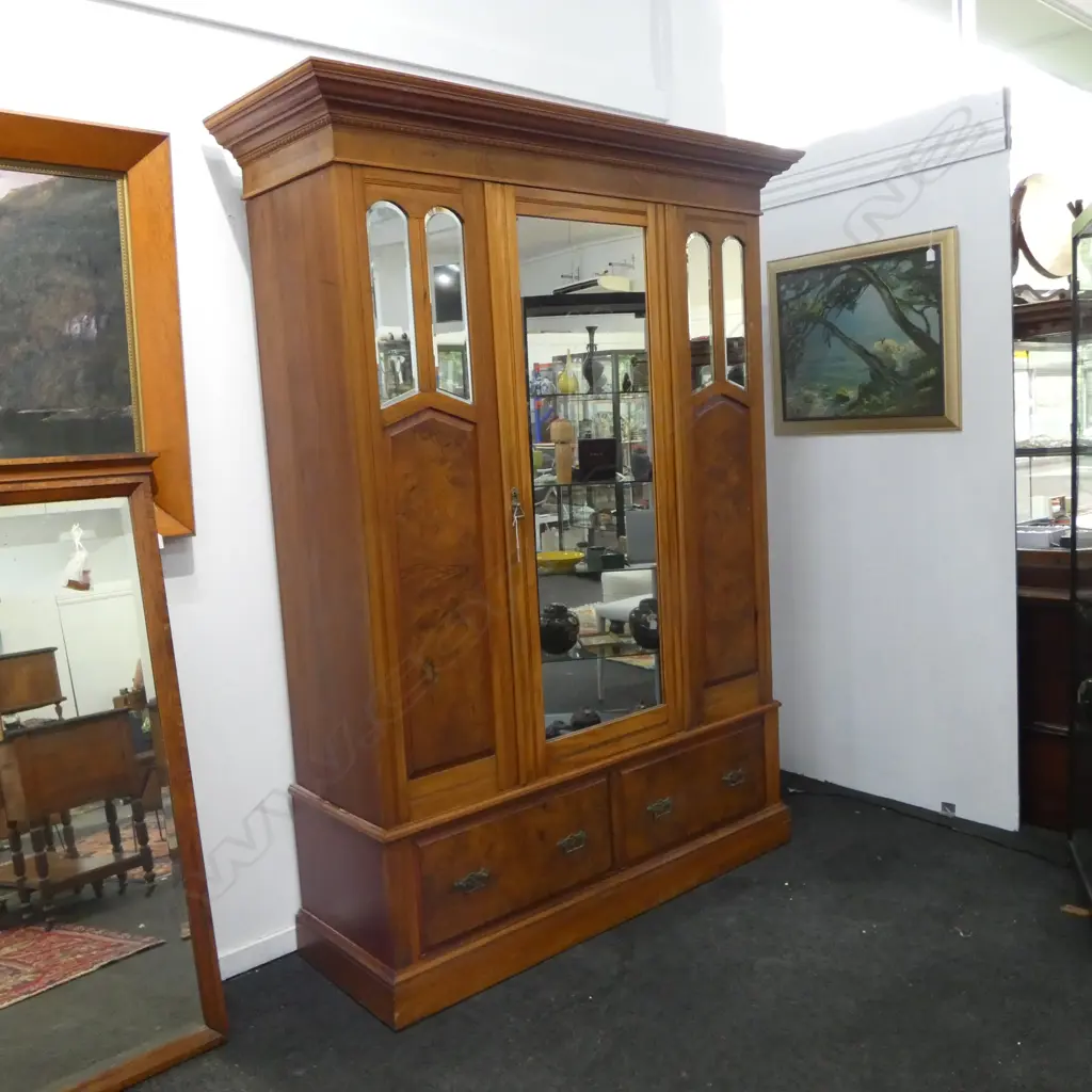 N.Z. NATIVE TIMBER WARDROBE 1570x560x2100mm Image 1++