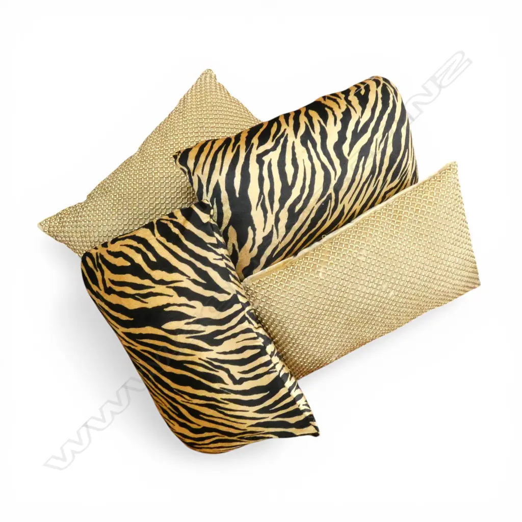 4 CUSHIONS W.480mm faults Image 1++