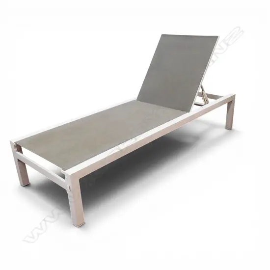 WHITE METAL LOUNGER L.1900mm