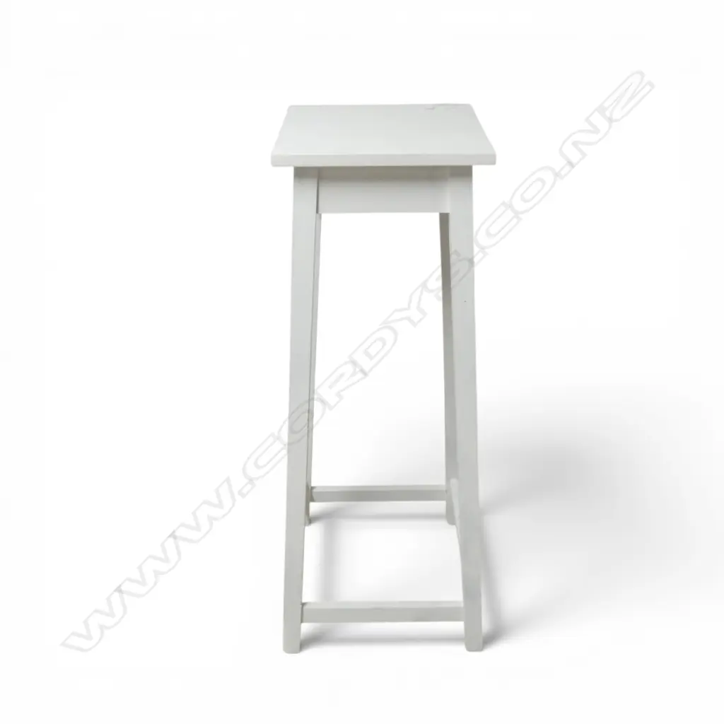 TALL WHITE WOODEN PLANT or DISPLAYSTAND, H.1100mm Image 1++