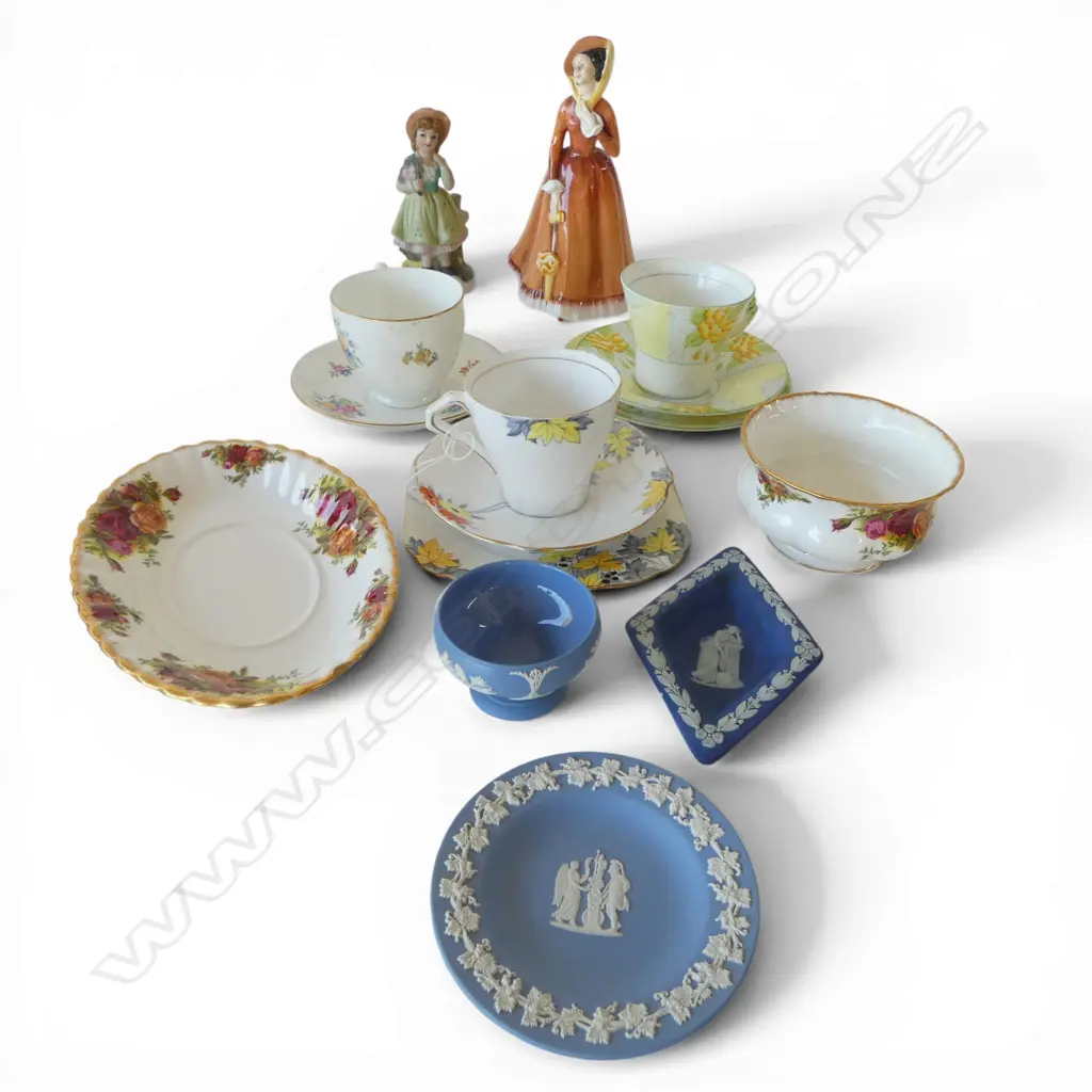 GROUP OF CHINA TRIOS, ADDERLEY CUP & SAUCER, WEDGEWOOD AND ROYAL ALBERT DISH AND BOW. TWO FIGURINES INCL. ROYAL DOULTON Image 1++