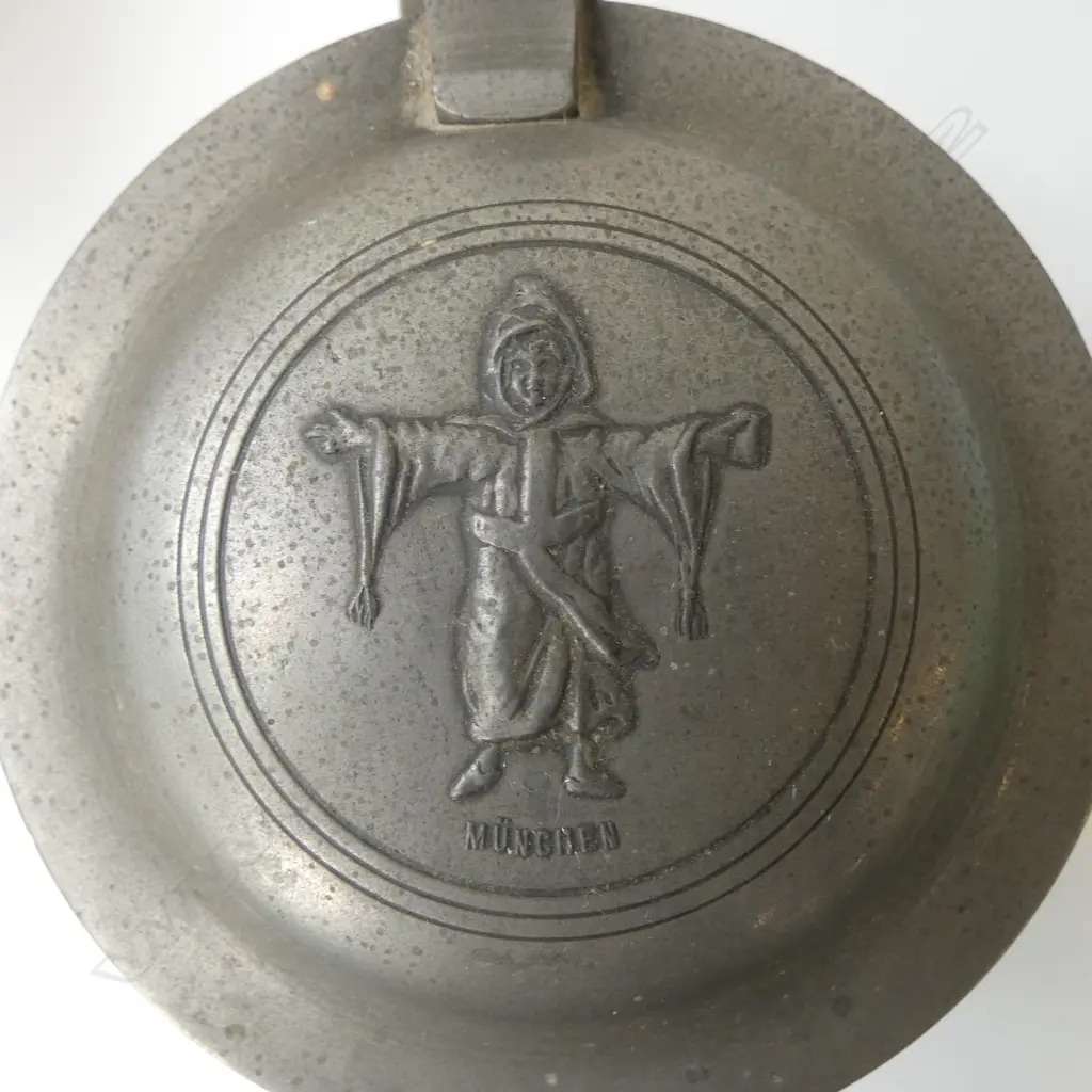 4 PCS; 2 PCS GERMAN STONEWARE, KOOKABURRA PLATE & ROYAL SWAN BOWL Image 1++