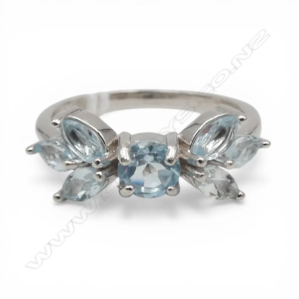 SILVER BLUE TOPAZ RING Image 1++