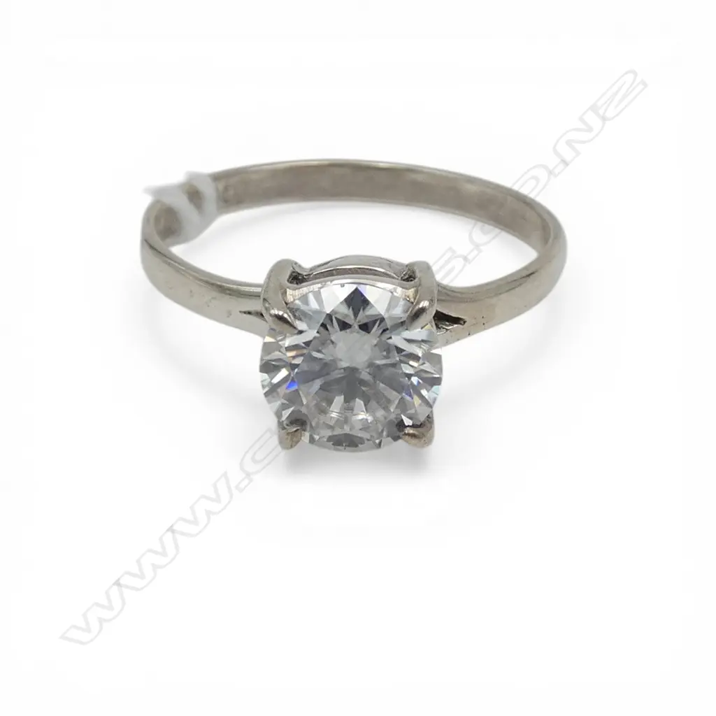 SILVER & MOISSONITE RING Image 1++