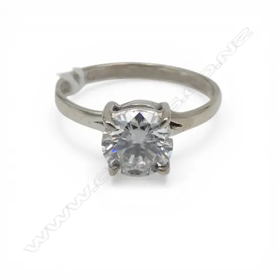 SILVER & MOISSONITE RING