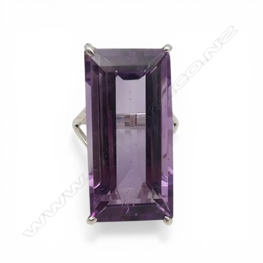 SILVER & AMETHYST RING Image 1++