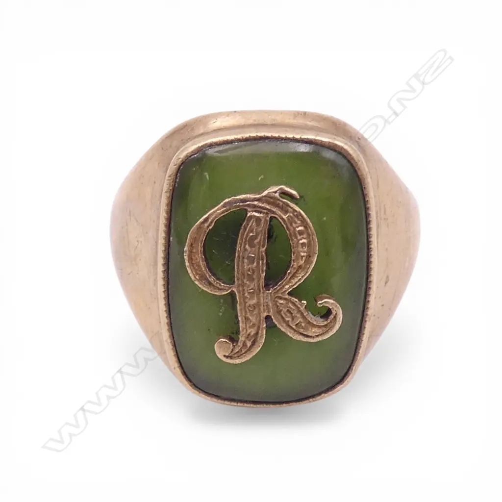 Early 20thC 9ct GOLD & POUNAMU SIGNET RING 'R' 6.3gms SIZE R Image 1++