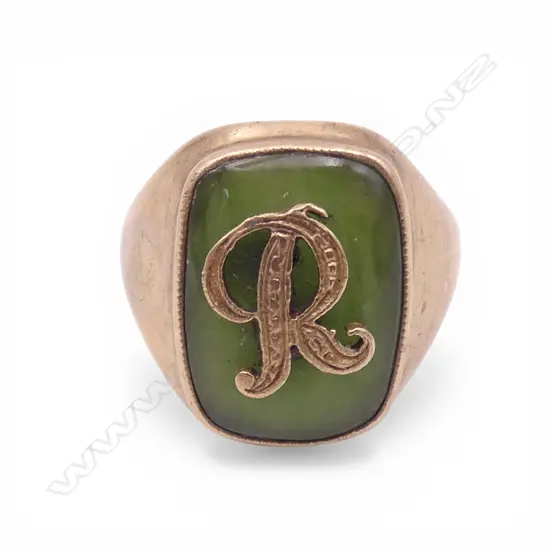Early 20thC 9ct GOLD & POUNAMU SIGNET RING 'R' 6.3gms SIZE R
