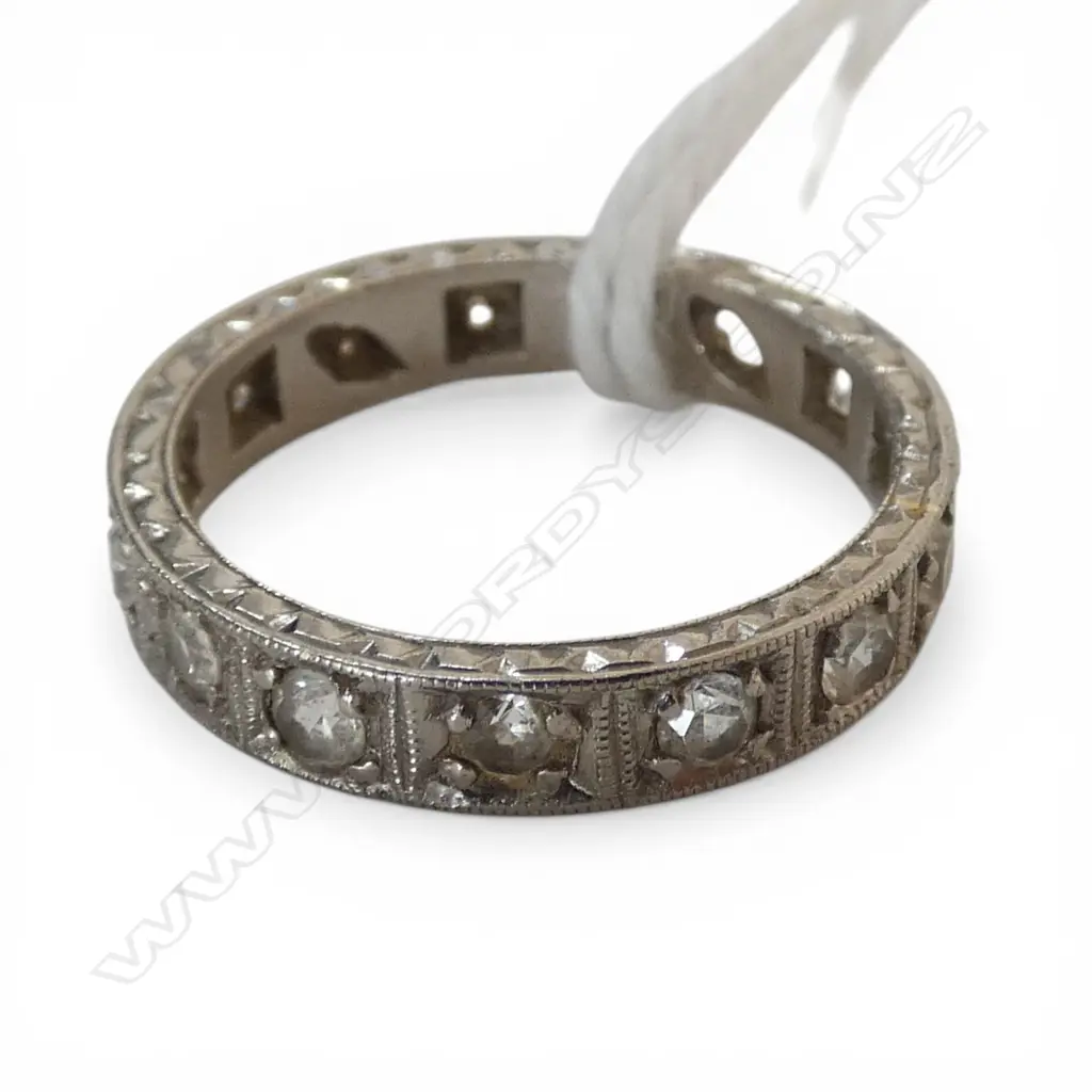 RING, TESTING AS 8CT WG, NOT DIAMONDS (1 STONE MISSING) 3.1gms SIZE L Image 1++