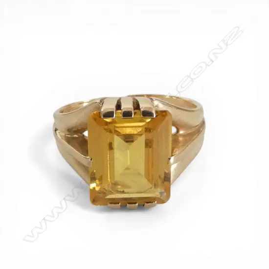 9ct GOLD & SYNTHETIC YELLOW SAPPHIRE DRESS RING 5.57gms SIZE M