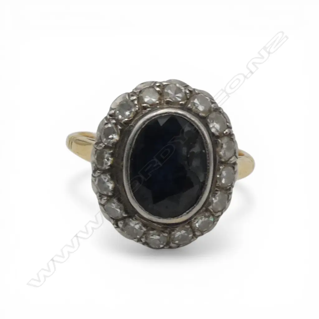 18CT GOLD SAPPHIRE AND DIAMOND RING 3.48gms (SAPPHIRE CHIPPED) SIZE K Image 1++