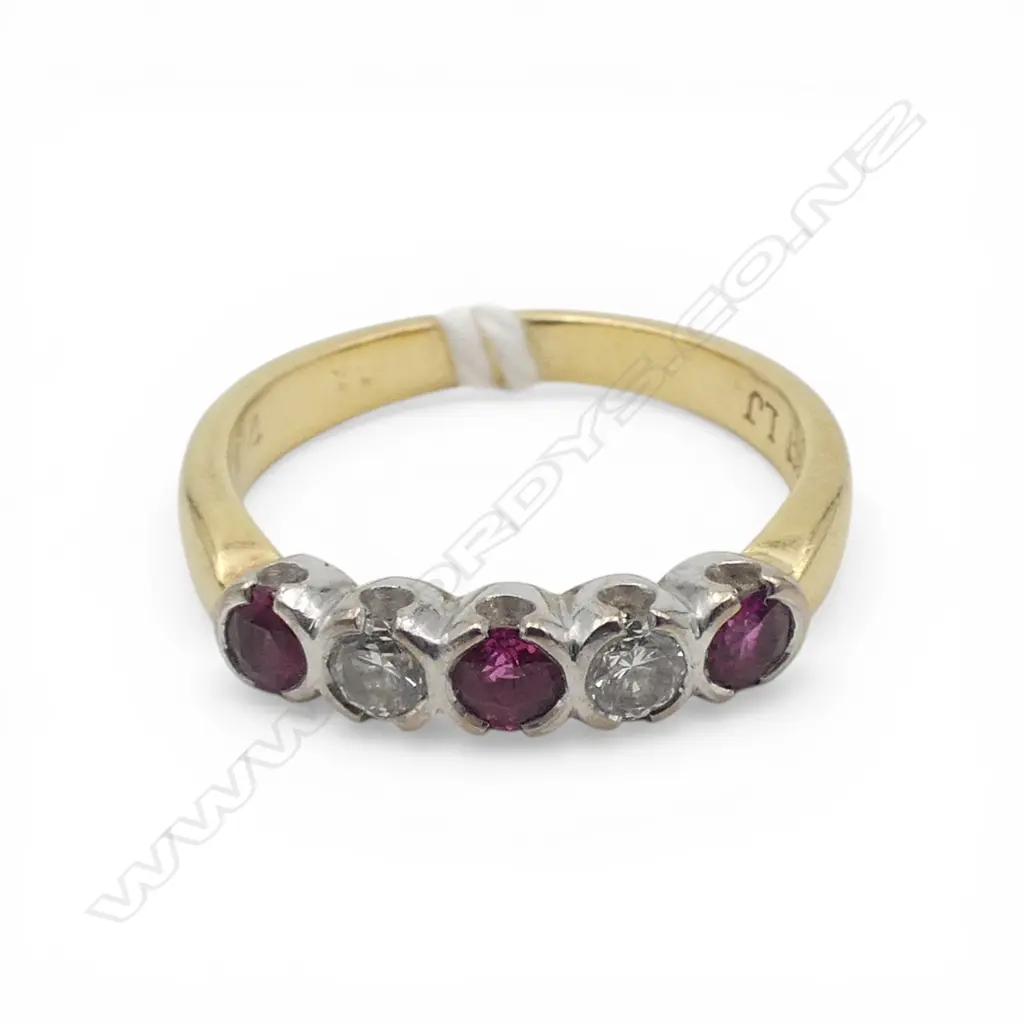 18ct GOLD 3 RUBY & 2 DIAMOND RING 3.16gms SIZE J Image 1++