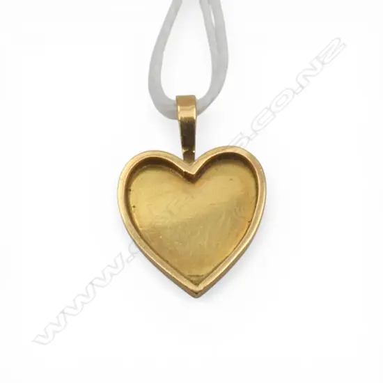 22ct HEART FRAME PENDANT, 2.72gm