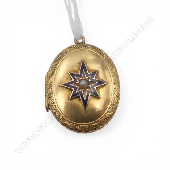 LATE VICTORIAN 15/18 GOLD LOCKET with 2 internal plated sections 6.17gms