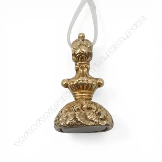 15ct GOLD & QUARTZ FOB, 9gm