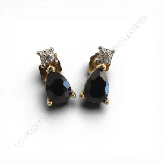 PR 9ct DARK BLUE SAPPHIRE & DIAMOND STUDS, 0.9gm