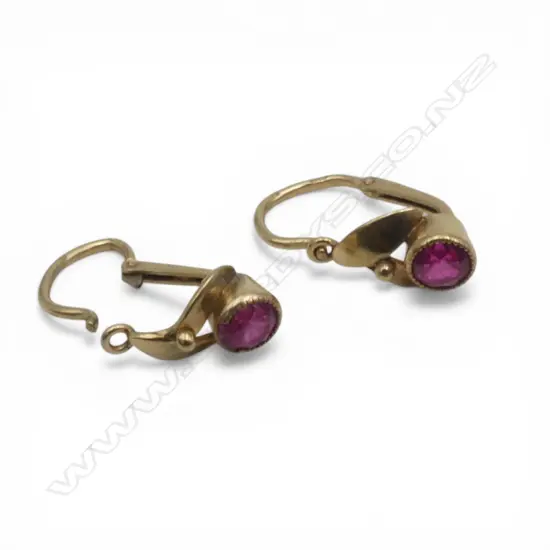 PR 9ct GOLD &  SYN RUBY EARRINGS, 1.0gm,1 earring faulted