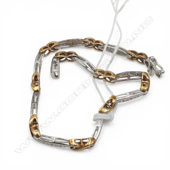 9ct WHITE & YELLOW GOLD & DIAMOND BRACELET each white gold link w 3 diamonds. 9.1gms