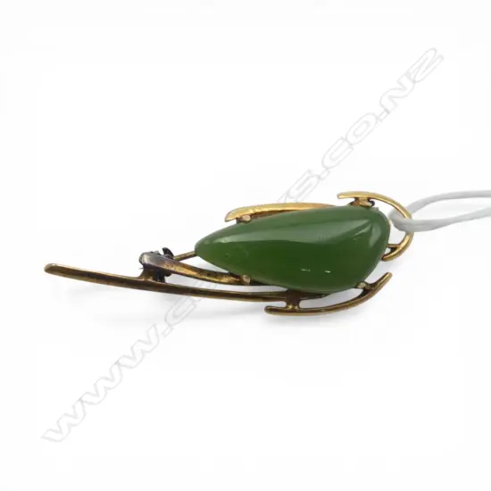 MODERNITST 9ct GOLD & POUNAMU BROOCH 4.51gms L.47mm