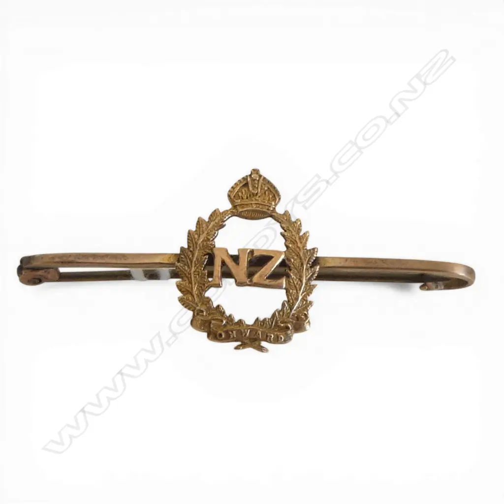 9ct GOLD SWEETHEART BROOCH 2.13gms Image 1++