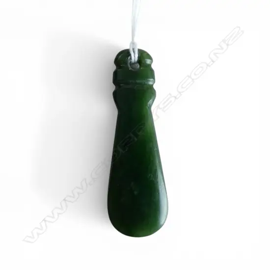 EARLY / MID 20thC POUNAMU MERE PENDANT L.70mm