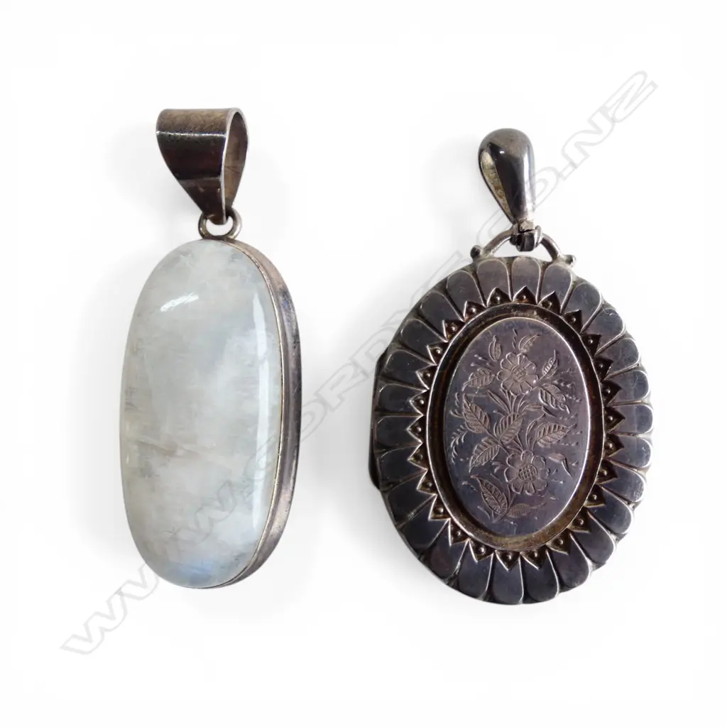 2 STG SILVER PENDANTS; LOCKET & LABRADORITE L.65mm Image 1++