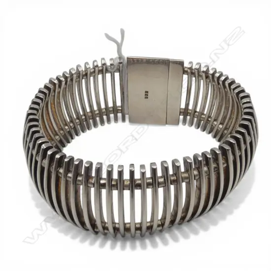 MODERNIST STG SILVER BRACELET 113gms