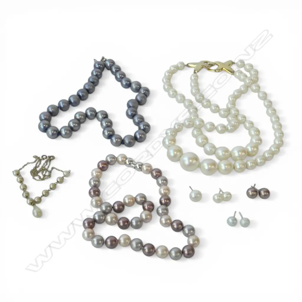 4 COSTUME PEARL NECKLACES & ASST. EARRINGS Image 1++