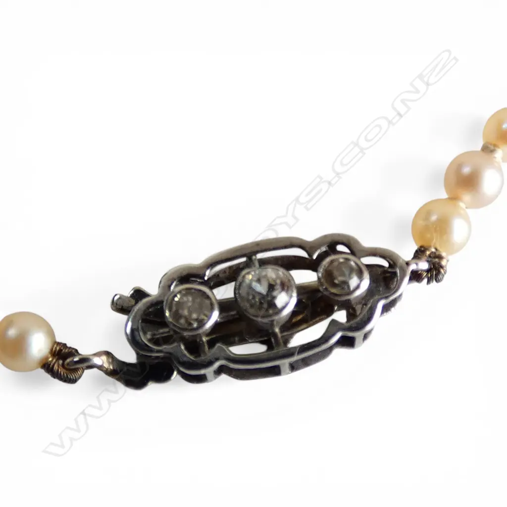 VINTAGE CULTURED PEARL graduated NECKLACE with 9ct GOLD CLASP set w 3 diamonds. L.460mm Image 1++