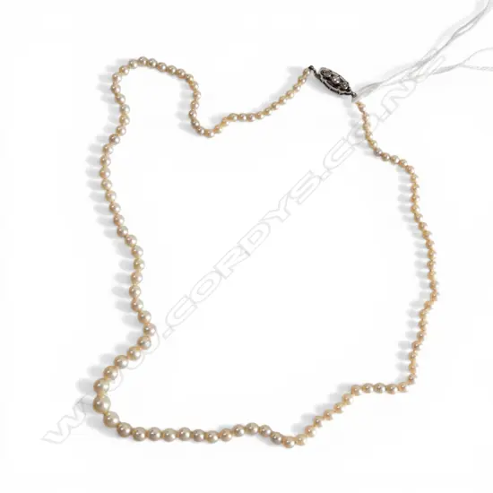 VINTAGE CULTURED PEARL graduated NECKLACE with 9ct GOLD CLASP set w 3 diamonds. L.460mm