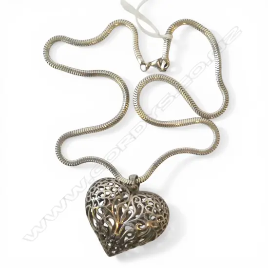 STG SILVER HEART PENDANT ON STG SILVER CHAIN 29gms