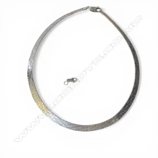 MODERNIST STG SILVER NECKLACE with later clasp, original clasp faulted but present 26gms