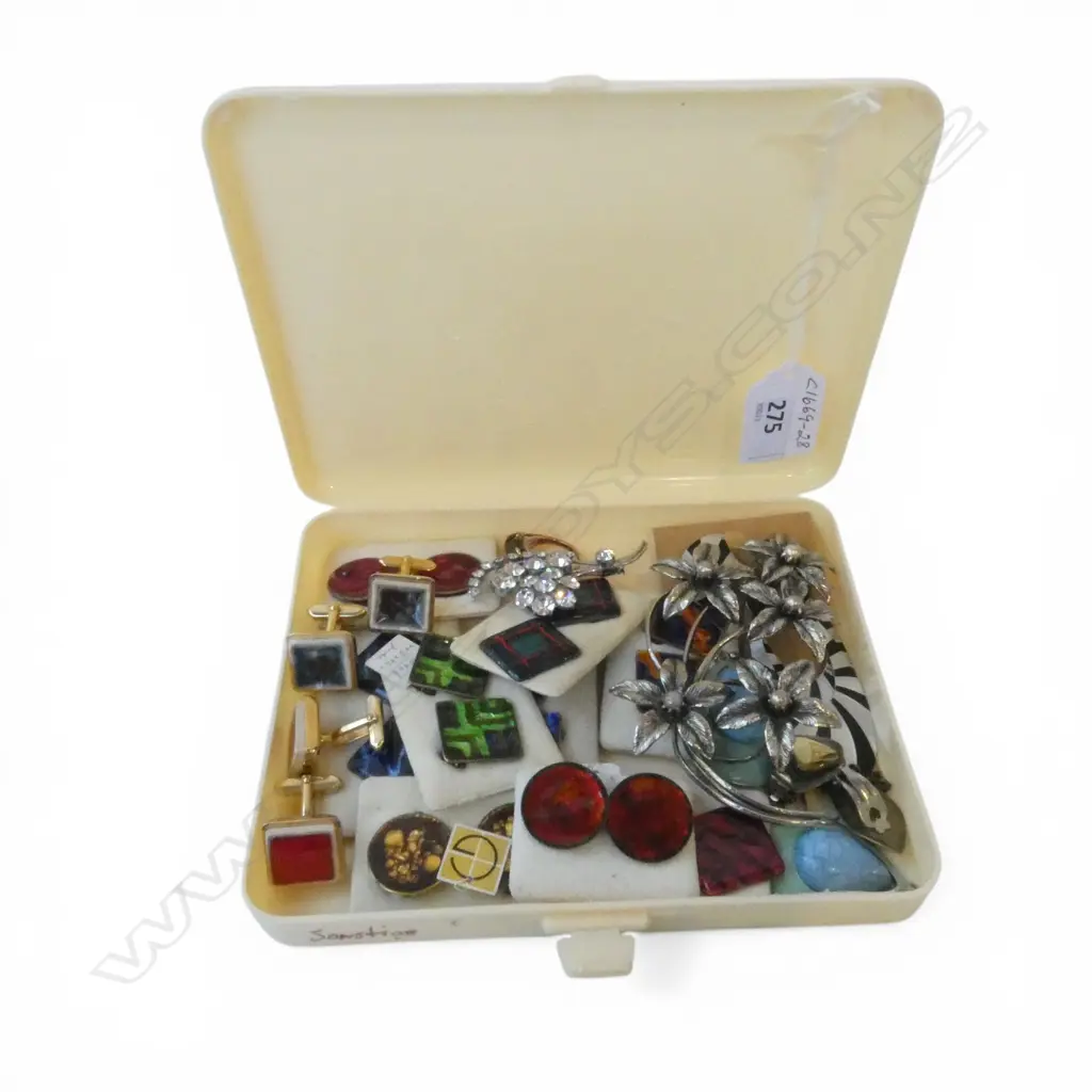 ASST. COSTUME JEWELLERY INCLDS RETRO ENAMEL CUFF LINKS & CLIP-ON EARRINGS Image 1++